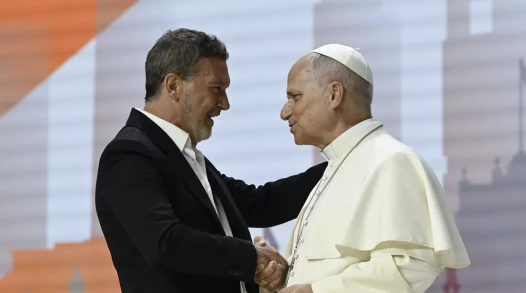 Pope Leo XIV greets Antonio Banderas after giving his speech in Movistar Arena (Madrid) 7 June 2026